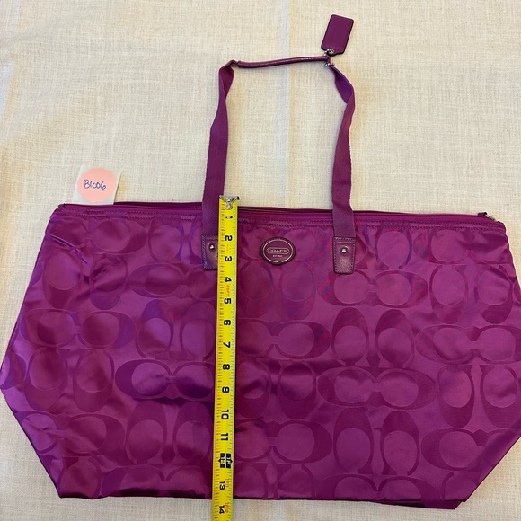 Oversized Coach Weekender Bag - Picture 4 of 8